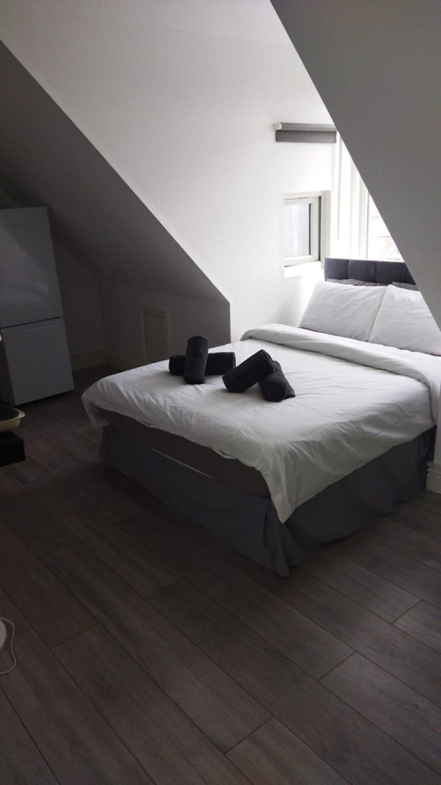 Studio Style Room, Near Tooting Broadway Station ลอนดอน ภายนอก รูปภาพ